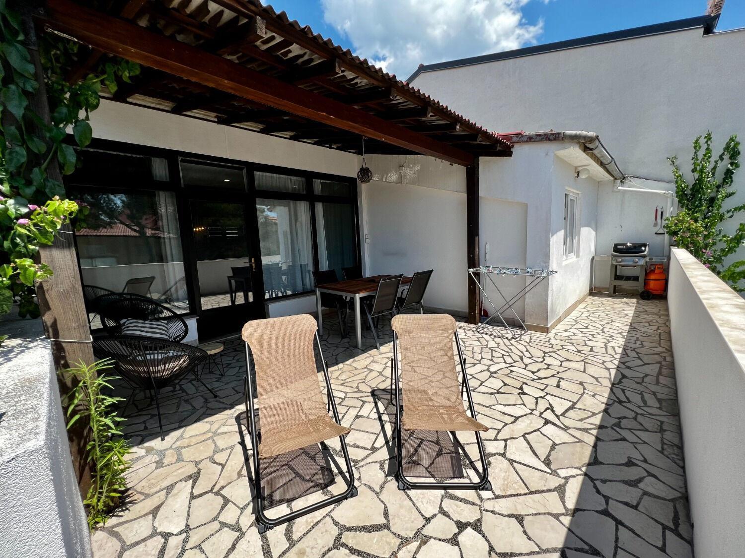 Apartment Denis - Great Location & Large Terrace Makarska Eksteriør bilde